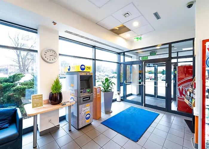 Ibis Budget Bronowice Отель *