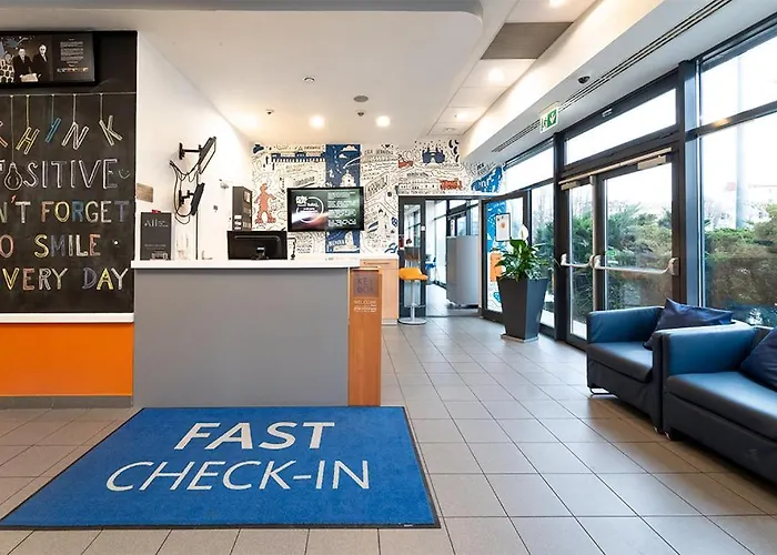 Ibis Budget Bronowice Отель *